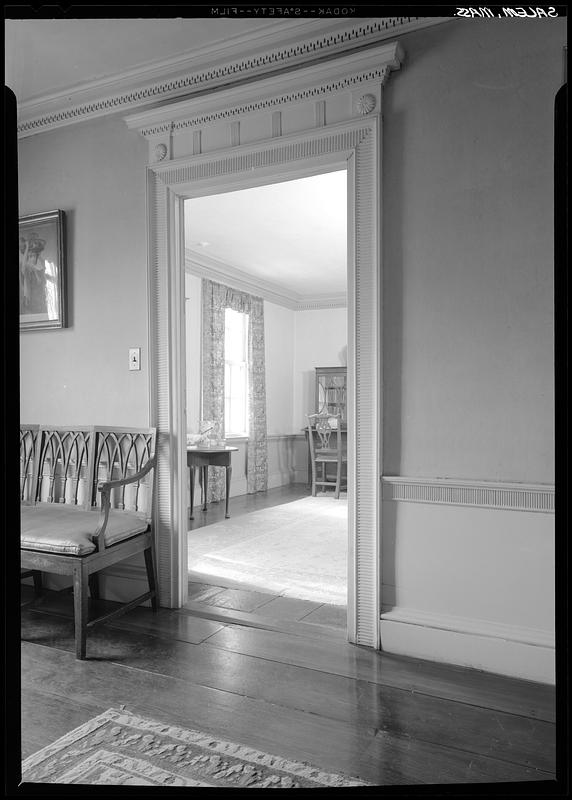 Peirce-Nichols House, Salem: interior, upstairs hallway, looking into sitting room