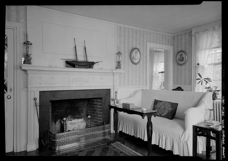 Thomas Sanders House, fireplace - sofa, Salem, MA, interior