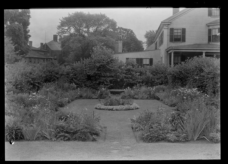 Garden of Mrs. W. J. Goldthwait, gen. view south
