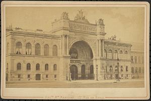 Palais de l'Industrie in which the Exposition was held. Paris