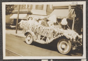 Parade, Highland Avenue, Elizabeth & Joseph Bennett auto