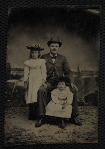 Charles Jabin Corwin with daughters Lillian and baby Clyda