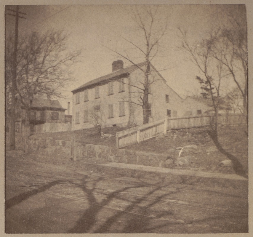 Medford, Simond's house, colonial. High St., on the road to West Medford, 253 High St., old house.
