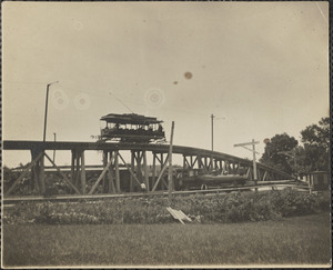 West Main St. trestle over train, from Haverhill to Georgetown
