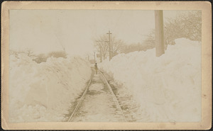 Boston and Maine R.R. tracks near Greenleaf St.