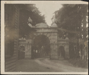 Brown St. gate to Oak Hill Cemetery