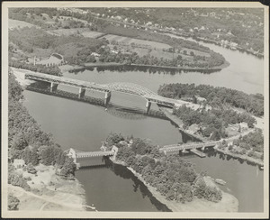Chain Bridge, old and new, 1954
