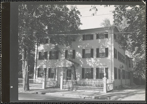 Federalist house on High St., Hale-Kinsman House