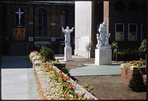 Statues, Saint Leonard's Church