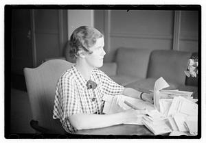 Miss Muriel Stafford hand writing anal[yst]