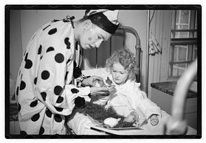 Harry W. Syer magician at Children's Hospital