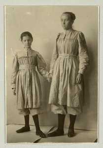 Kleidung der blinde Zöglinge: Clothing of the blind pupils