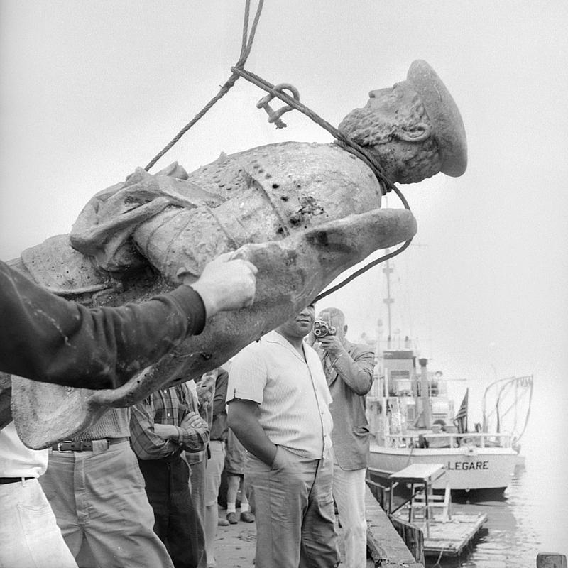 Recovering Andrea Doria bronze statue