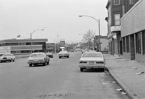 Everett Ave heading west