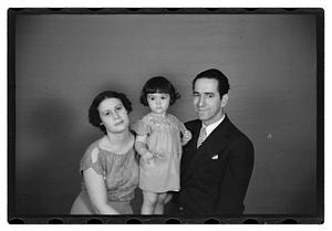 Mercedes and Jesus Sanromá with girl