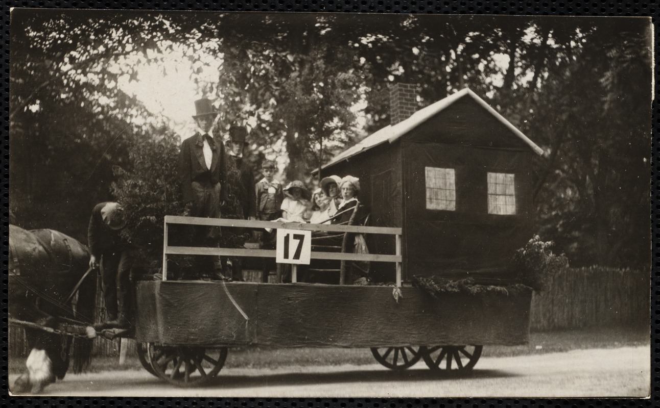 1922 4th of July Parade: Hawthorne's Little Red House float