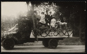 1922 4th of July Parade: hunt float