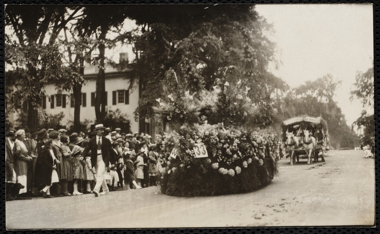 1922 4th of July Parade: Horticultural float