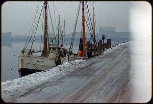 Boat, T Wharf, snow
