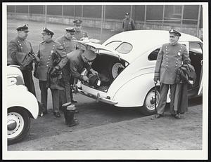 Met cops arrive at Everett strike scene Thurs May 4-39