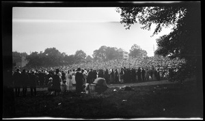 Crowd. Merrymount Park 1919