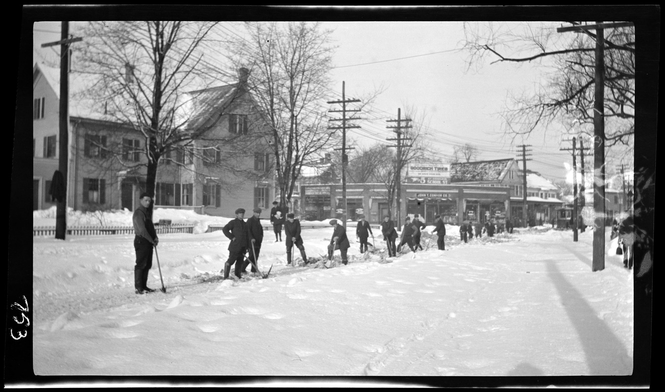 Clearing tracks Quincy Avenue, Feb. 14, 1920