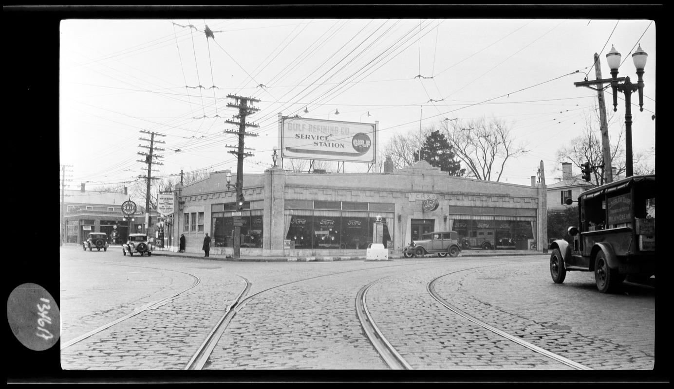 Southwesterly on Quincy Ave Gulf Service Station gas station Digital