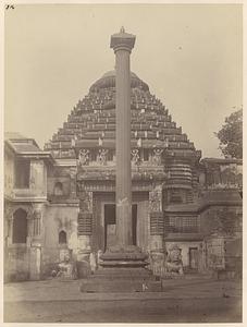 Lion Gate and Aruna-stambha, Jagannath Temple, Puri, India