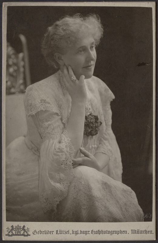 Julie Lindsay