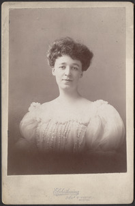 Laura Van Kuran soprano