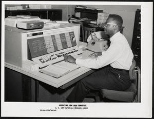 Operating IBM 1620 computer