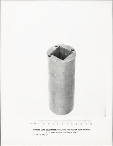 Forward lead collimator shielding for neutron slow chopper