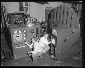 Tom DeSisto and Dave Driscoll at law temperature cryostat