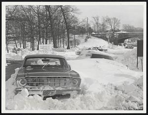 Hammond Pond Parkway