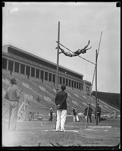 Pole vault, Harvard Stadium