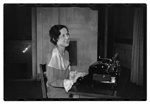 Miss Mabel Goguem typewriter demonstration