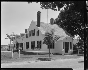 Gifford House built by first Quaker, Bellevue Ave., South Yarmouth