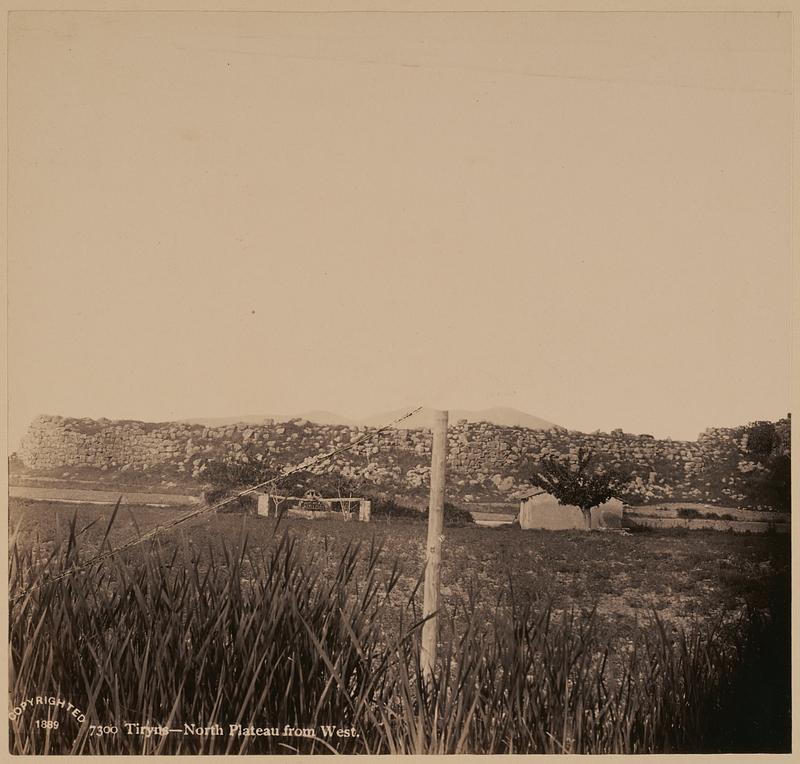 Tiryns - north plateau from west