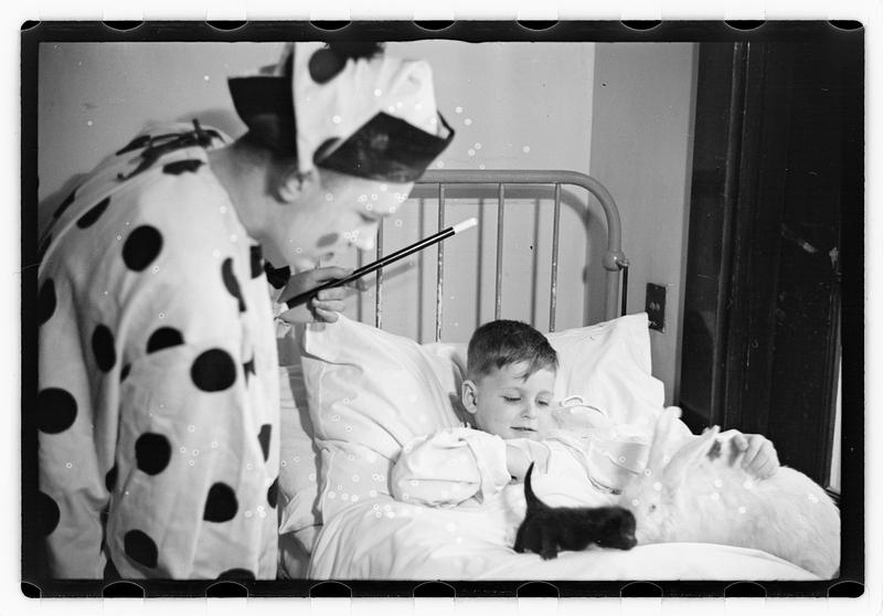 Harry W. Syer magician at Children's Hospital