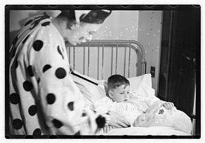 Harry W. Syer magician at Children's Hospital