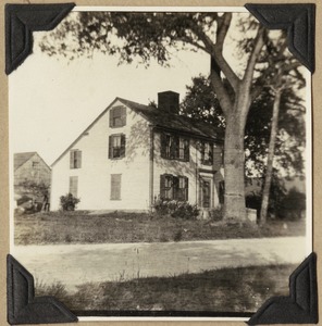 The Forbush house, built 1800, Bedford Street