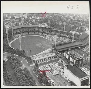 Forbes Field in the Smoky City of Pittsburgh will be the scene of plenty of fireworks as the National League titlist Pirates tangle with the American League champion New York Yankees in the first game of the 1960 World Series tomorrow. The Yankees are favorites to win Series.