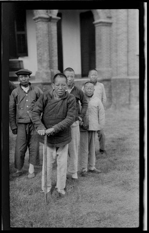 Lepers at colony, Hangchow