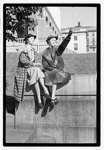 Models posing, Boston State House
