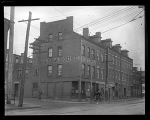 A group of people standing in front of Chelsea House Hotel