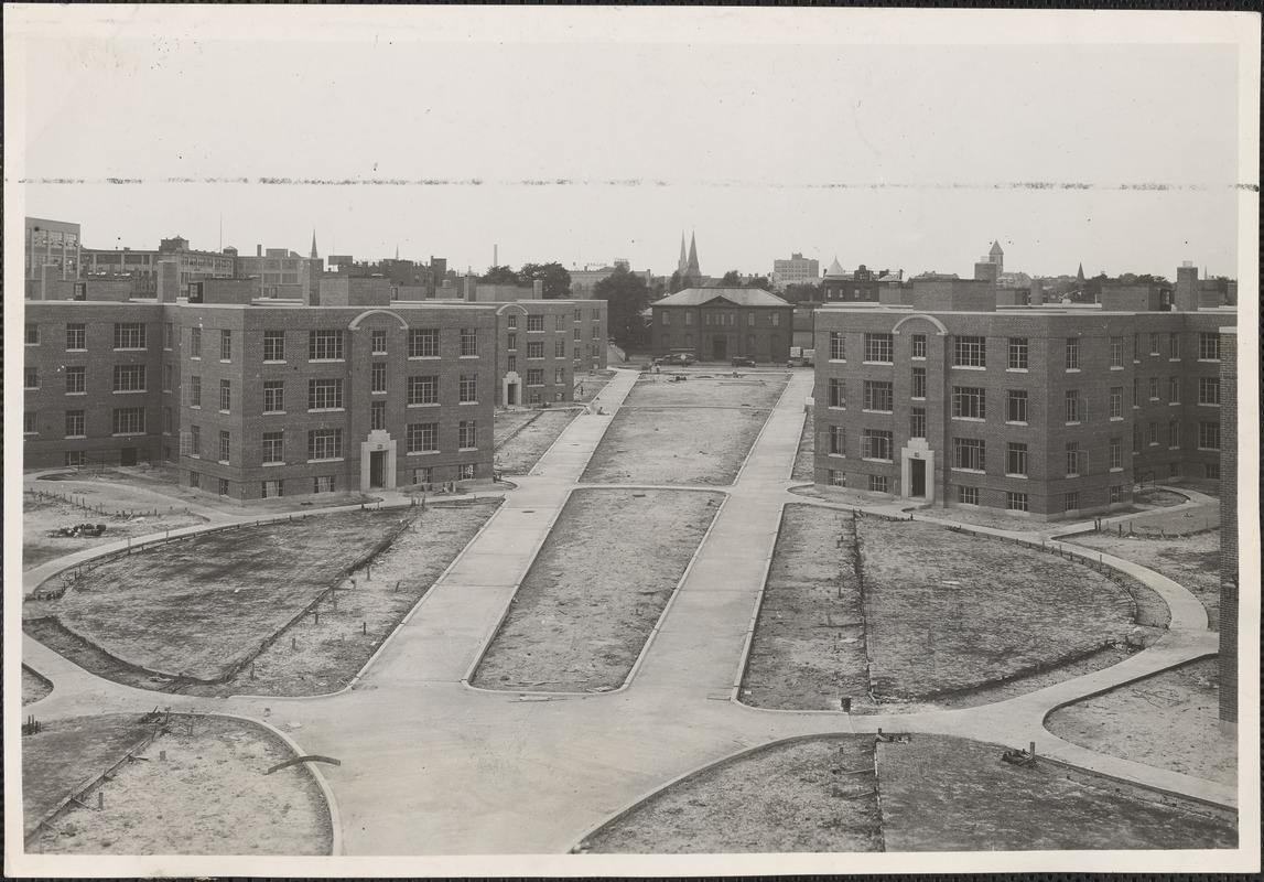 the-center-yard-of-the-new-towne-housing-project-of-the-pwa-slum