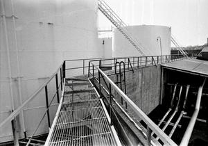 Cat walks, tank farm, Eastern Ave