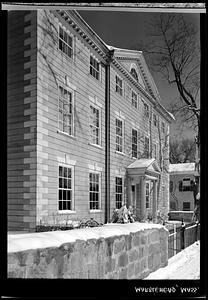 Marblehead, Mass.: Lee Mansion, facade