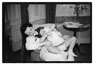 Bebe Daniels and family