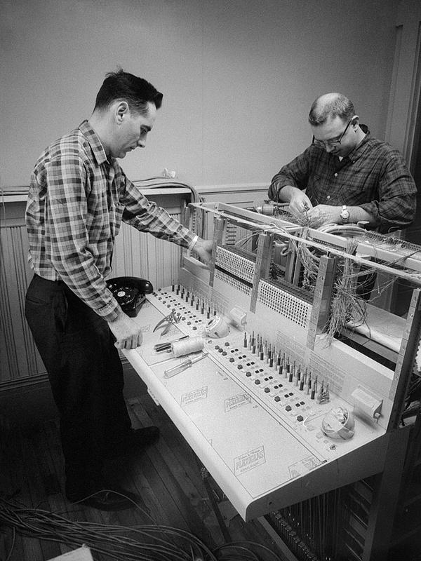 Updating StandardTimes Newspaper phone system, Pleasant Street, New Bedford Digital Commonwealth